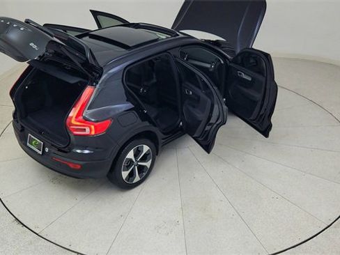 Used 2024 Volvo XC40 B5 Plus image 89
