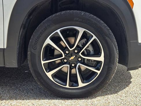 Used 2025 Chevrolet TrailBlazer LT AWD/4WD image 32