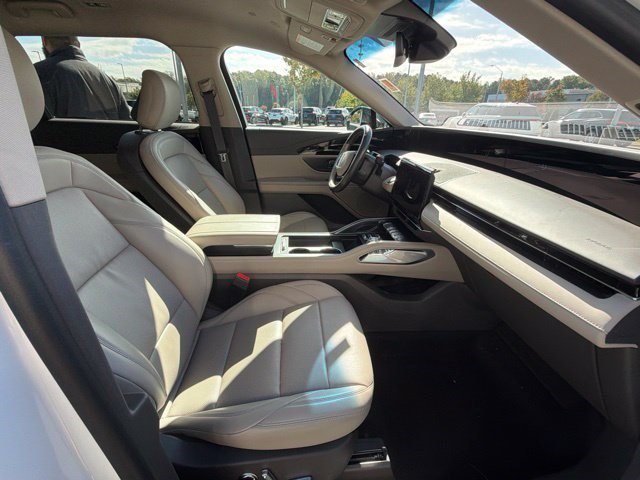 Used 2024 Lincoln Nautilus Premier AWD/4WD image 25
