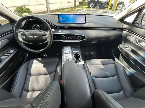 Used 2022 Genesis GV70 2.5T AWD/4WD image 10