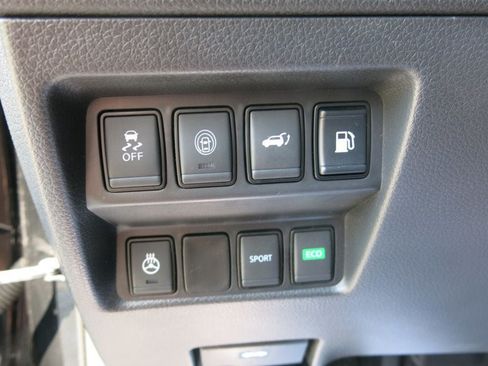 Used 2018 Nissan Rogue SL FWD image 25