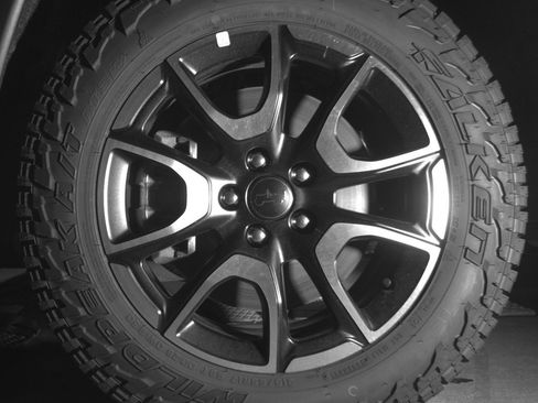 Used 2025 Jeep Compass Trailhawk AWD/4WD image 12