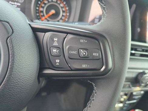 New 2025 Jeep Gladiator Sport image 29