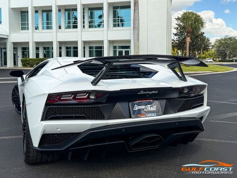 Used 2018 Lamborghini Aventador S image 44
