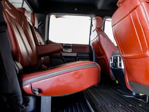 Used 2022 Ford F450 Platinum w/ FX4 Off-Road Package image 35