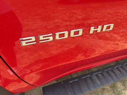 Used 2025 Chevrolet Silverado 2500 Custom w/ Custom Value Package image 12