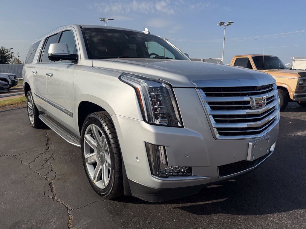 Used 2017 Cadillac Escalade ESV Luxury AWD/4WD image 5