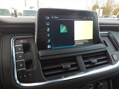 Used 2024 Chevrolet Suburban LT image 9