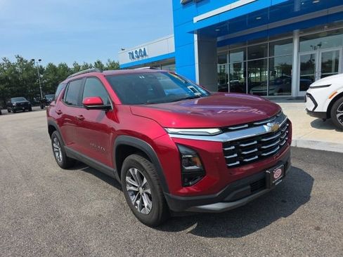 Used 2025 Chevrolet Equinox LT w/ Convenience Package II AWD/4WD image 1