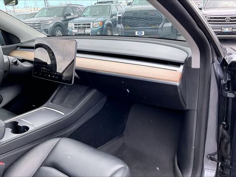Used 2022 Tesla Model Y Performance AWD/4WD image 23