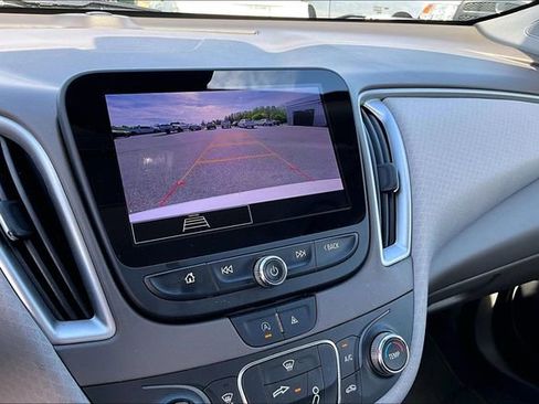 Used 2023 Chevrolet Malibu LS FWD image 14