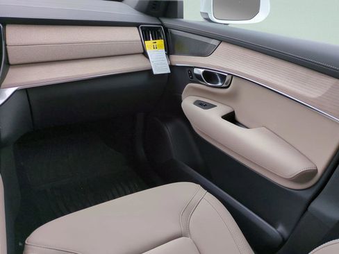 New 2026 Volvo XC90 B6 Plus image 16