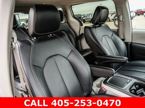 Used 2024 Chrysler Pacifica Limited FWD image 20