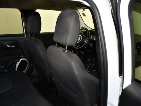 Used 2015 Jeep Renegade Latitude w/ Cold Weather Group II AWD/4WD image 44