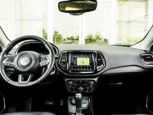 Used 2017 Jeep Compass Limited w/ Navigation Group image 5