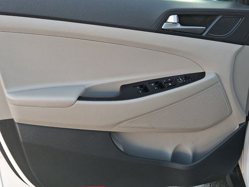 Used 2016 Hyundai Tucson Sport AWD/4WD image 12