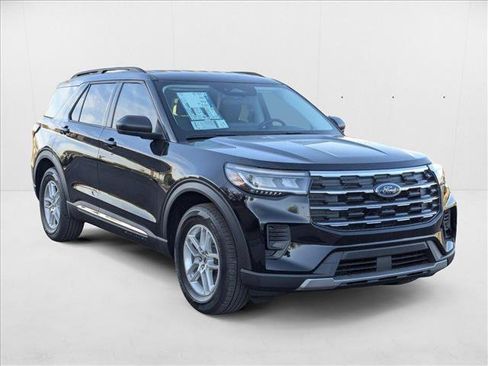 New 2025 Ford Explorer Active RWD image 6