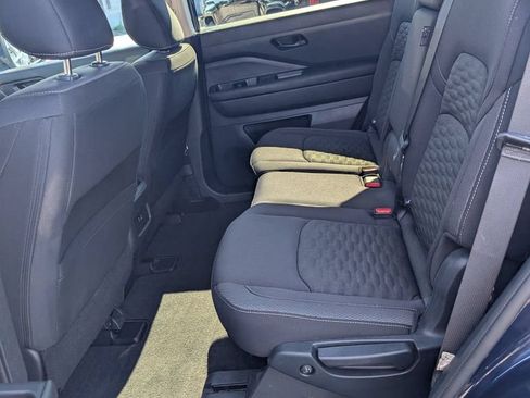 Used 2024 Nissan Pathfinder SV AWD/4WD image 15