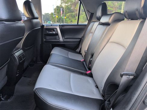 Used 2016 Toyota 4Runner SR5 image 31