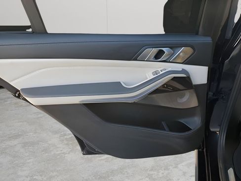 Used 2023 BMW X7 M60i w/ Executive Package image 17