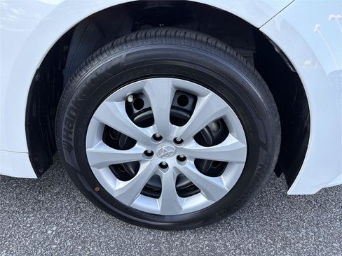 Used 2024 Toyota Corolla LE FWD image 11