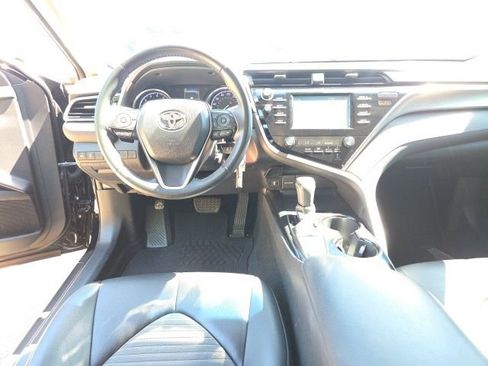 Used 2018 Toyota Camry SE image 9