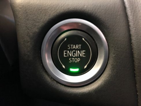 Used 2022 Chevrolet Tahoe Z71 w/ Z71 Off-Road Package image 32