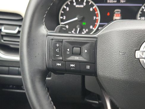 Certified 2025 Nissan Rogue SV FWD image 21