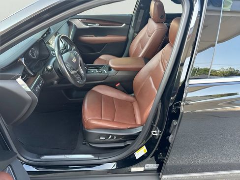 Used 2022 Cadillac XT5 Premium Luxury w/ Technology Package AWD/4WD image 9