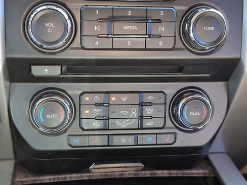 Used 2018 Ford F250 Lariat image 19