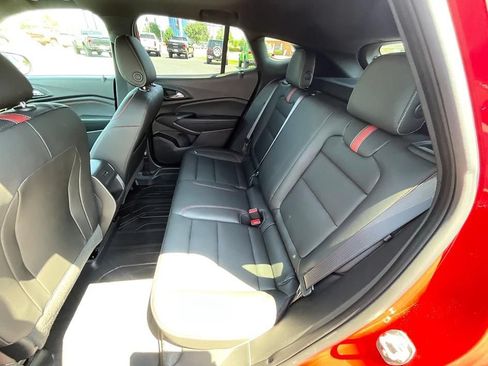 Used 2026 Chevrolet Trax RS w/ Sunroof Package FWD image 27