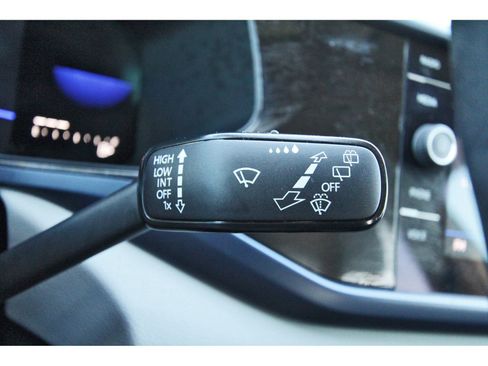 Used 2022 Volkswagen Taos SE image 22