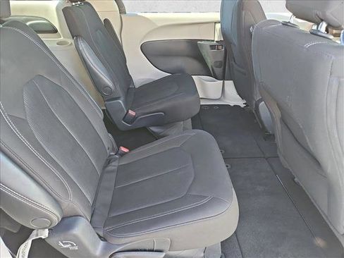 Used 2023 Chrysler Voyager LX image 26