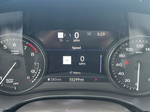 Used 2024 Cadillac XT6 Premium Luxury w/ Technology Package FWD image 2