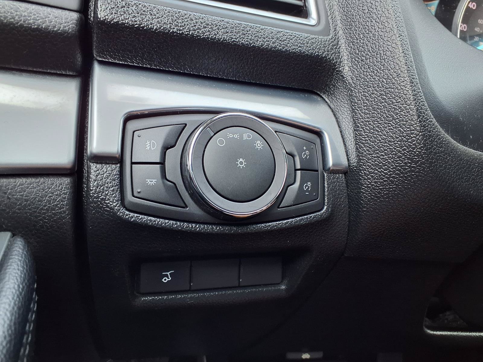 Used 2018 Ford Explorer Limited AWD/4WD image 19