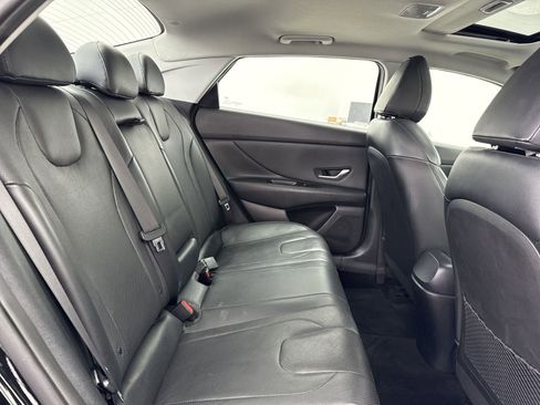 Used 2022 Hyundai Elantra Limited w/ Preferred Accessory Package image 37