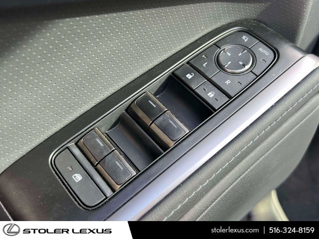 Used 2024 Lexus GX 550 w/ Cold Area Package AWD/4WD image 23