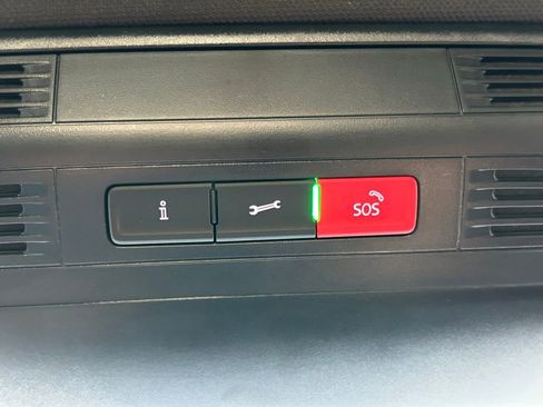 Used 2024 Volkswagen Tiguan SEL R-Line image 36