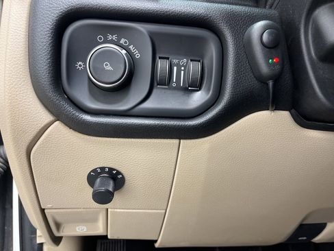 Used 2019 RAM 2500 Big Horn AWD/4WD image 24
