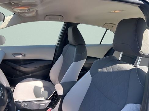 Used 2020 Toyota Corolla LE w/ Carpet Mat Package (TMS) FWD image 19