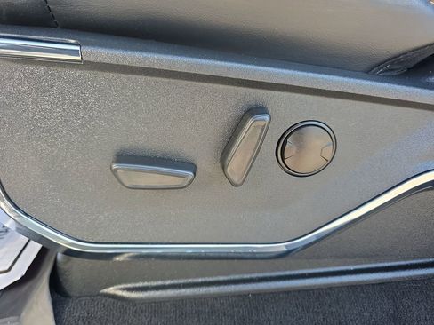 Used 2023 Ford F350 Platinum image 47