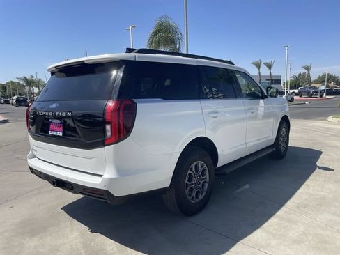 Used 2025 Ford Expedition Active RWD image 8