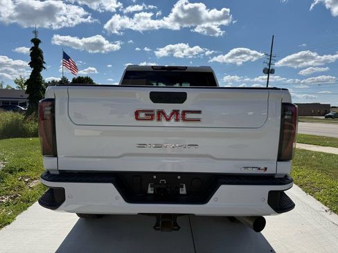 Used 2026 GMC Sierra 2500 AT4 w/ AT4 Premium Plus Package AWD/4WD image 4