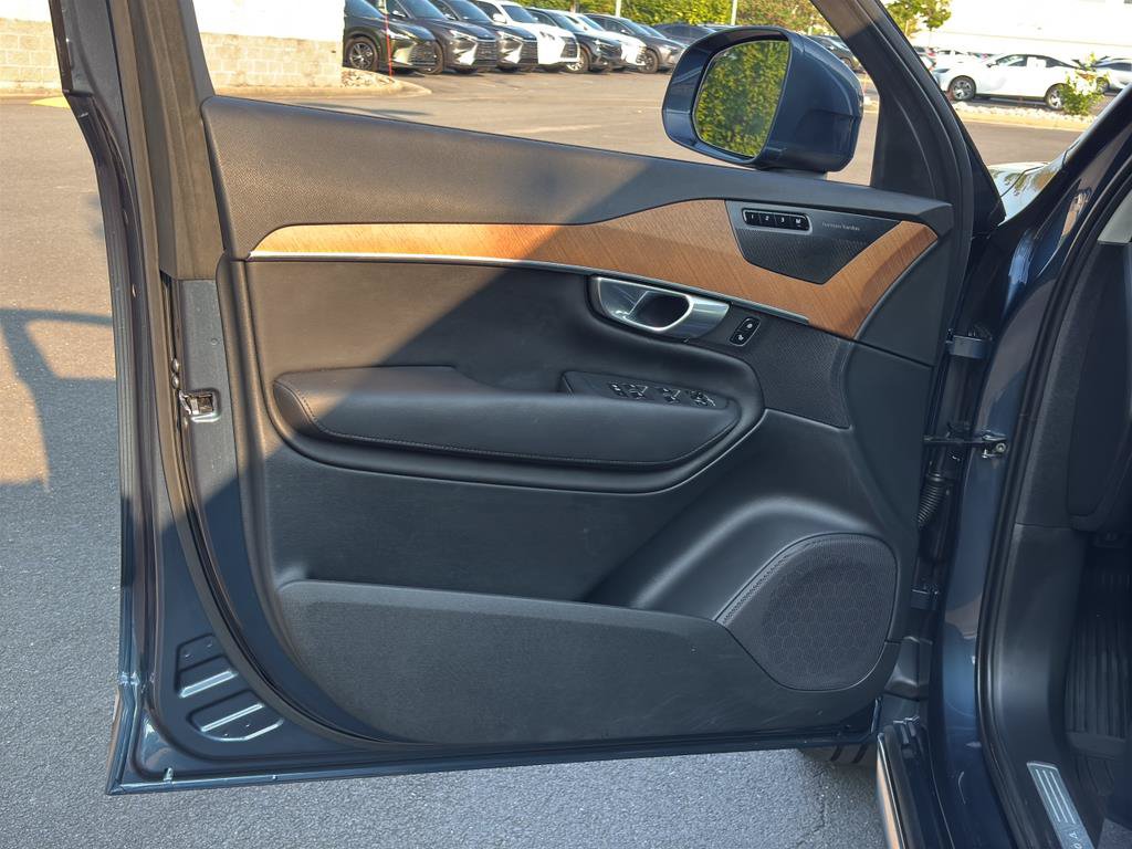 Used 2024 Volvo XC90 B6 Plus w/ Protection Package Premier AWD/4WD image 25