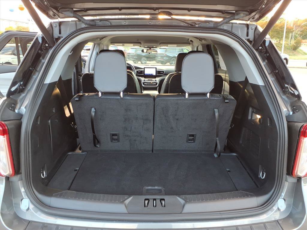 Used 2023 Ford Explorer XLT w/ Equipment Group 202A AWD/4WD image 8