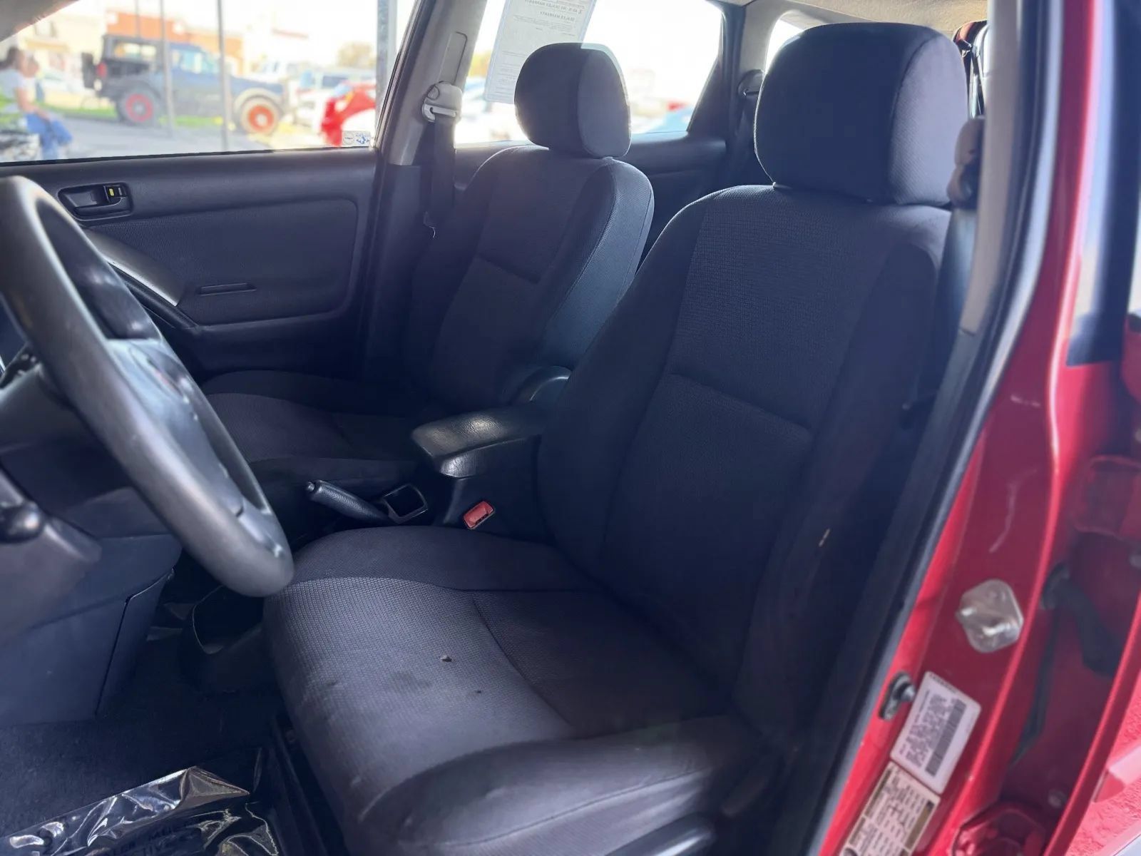 Used 2006 Pontiac Vibe FWD image 14