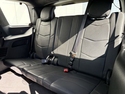 Used 2020 Cadillac Escalade Platinum image 14