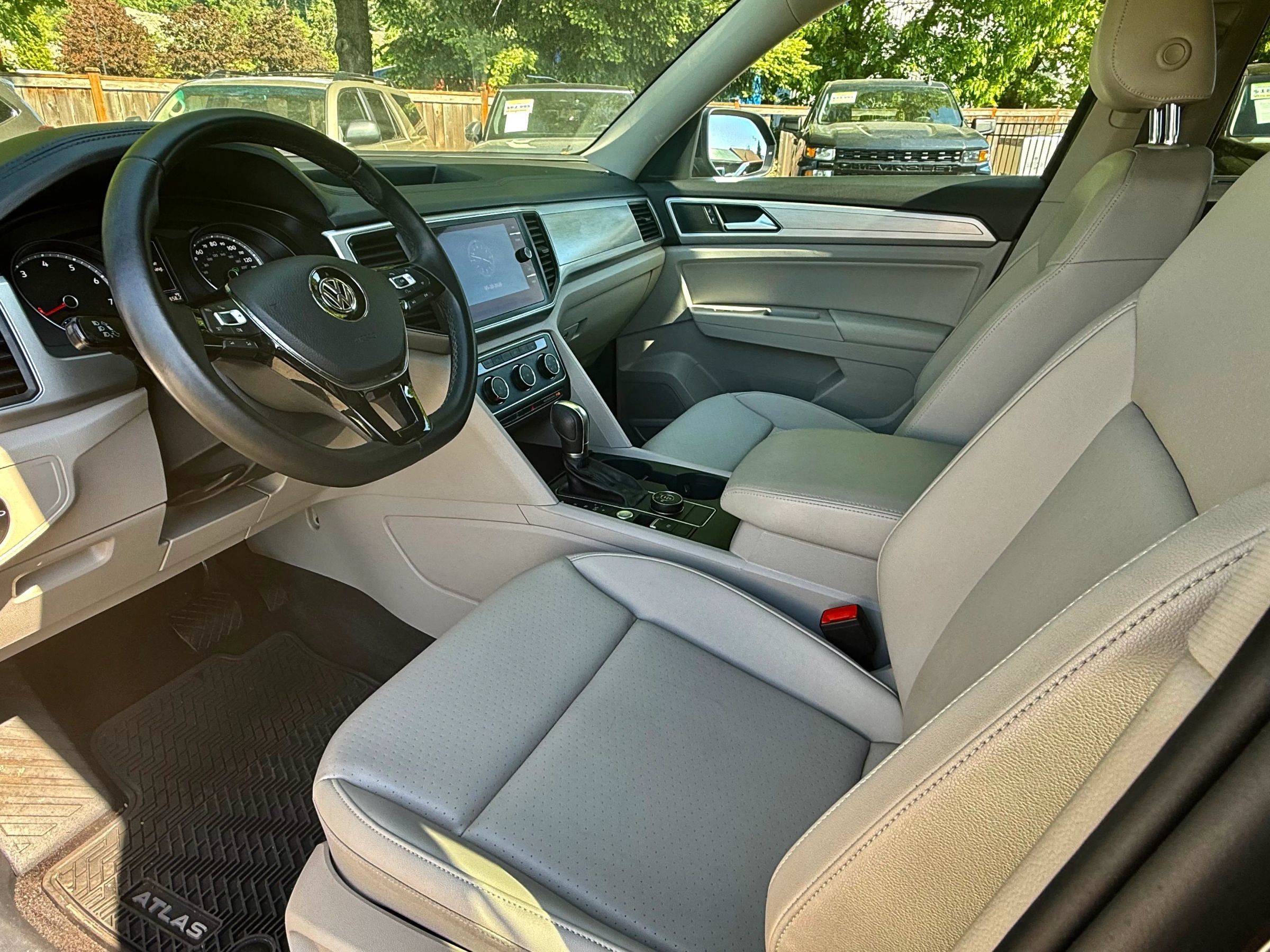 Used 2018 Volkswagen Atlas SE AWD/4WD image 17