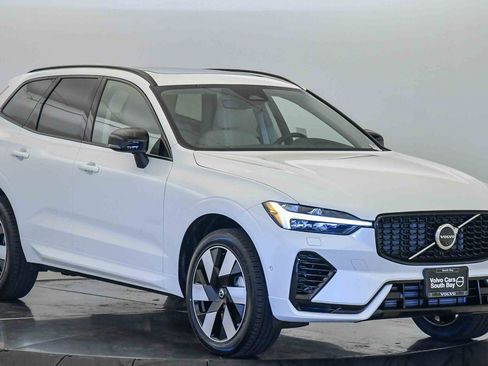 Certified 2025 Volvo XC60 T8 Plus w/ Protection Package Premier image 6