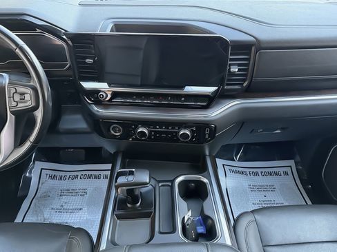 Used 2022 GMC Sierra 1500 SLT w/ SLT Convenience Package AWD/4WD image 17